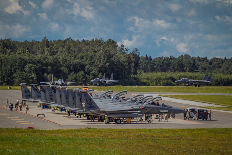 Twelve US Air Force F-15s deployed in Estonia 