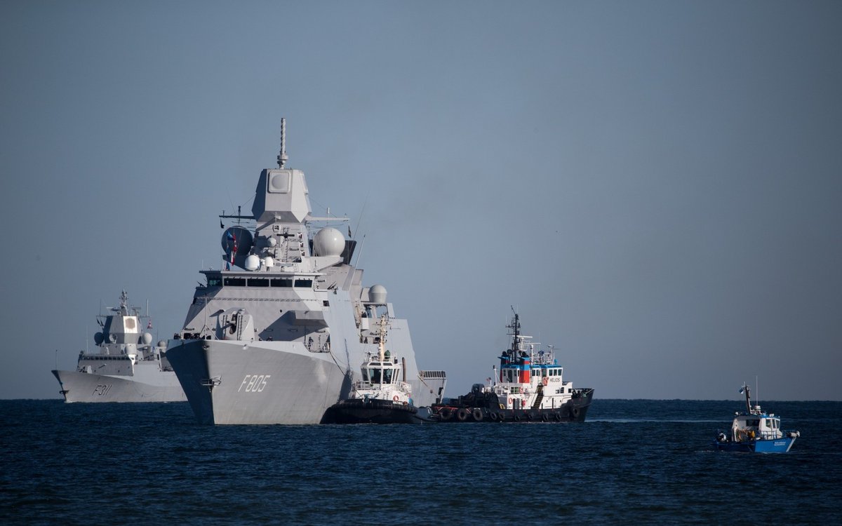 .@NATO vessels show up at Port of Tallinn Estonia 