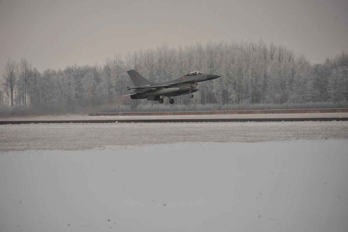 January 25, the Baltic QRA were launched to conduct their first alfa scramble for this year. Danish F-16 from Šiauliai intercept RuAF Su-34 FULLBACK RED 21 above Baltic Sea