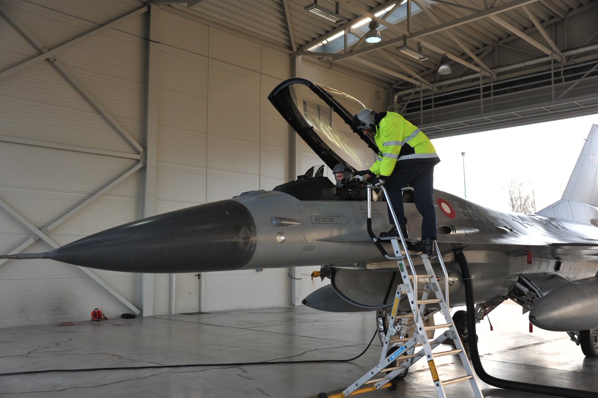 January 25, the Baltic QRA were launched to conduct their first alfa scramble for this year. Danish F-16 from Šiauliai intercept RuAF Su-34 FULLBACK RED 21 above Baltic Sea