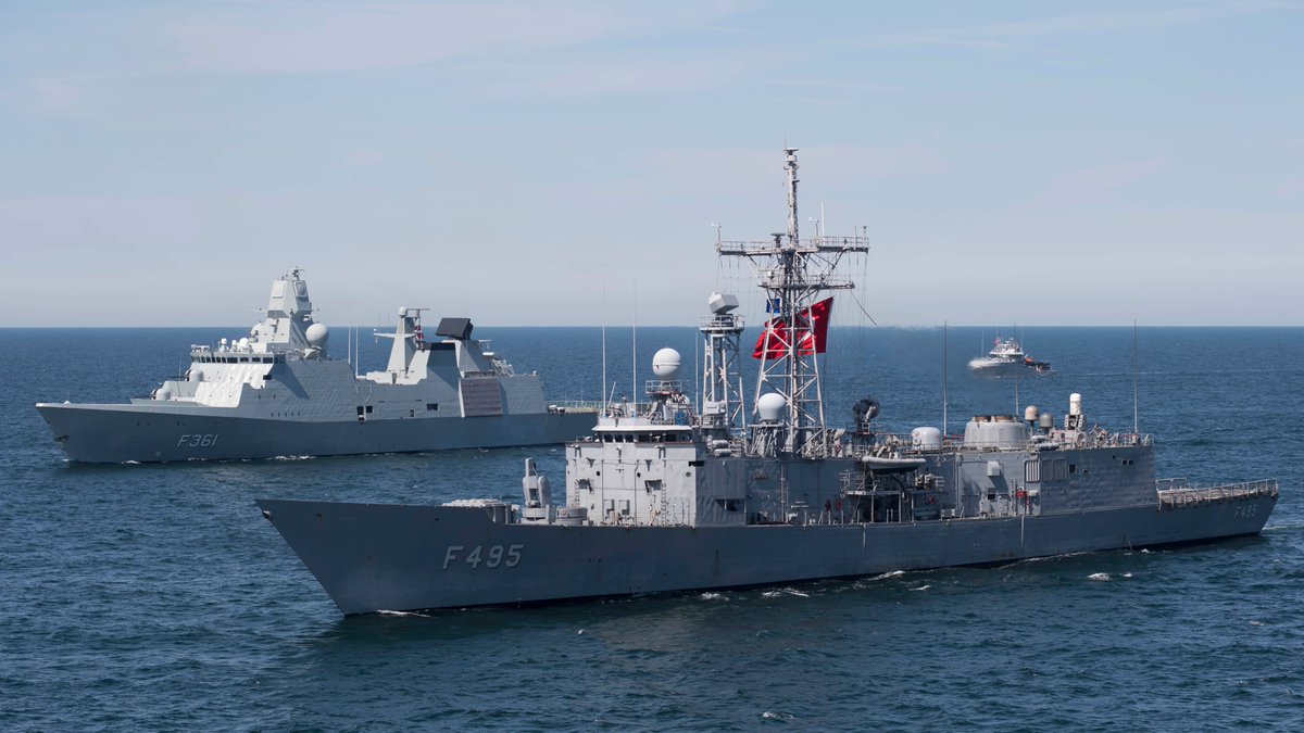 Turkish frigate TCSGediz(front) and Danish frigate HDMSNielsJuel transit alongside USSOakHil  (not pictured) during BALTOPS