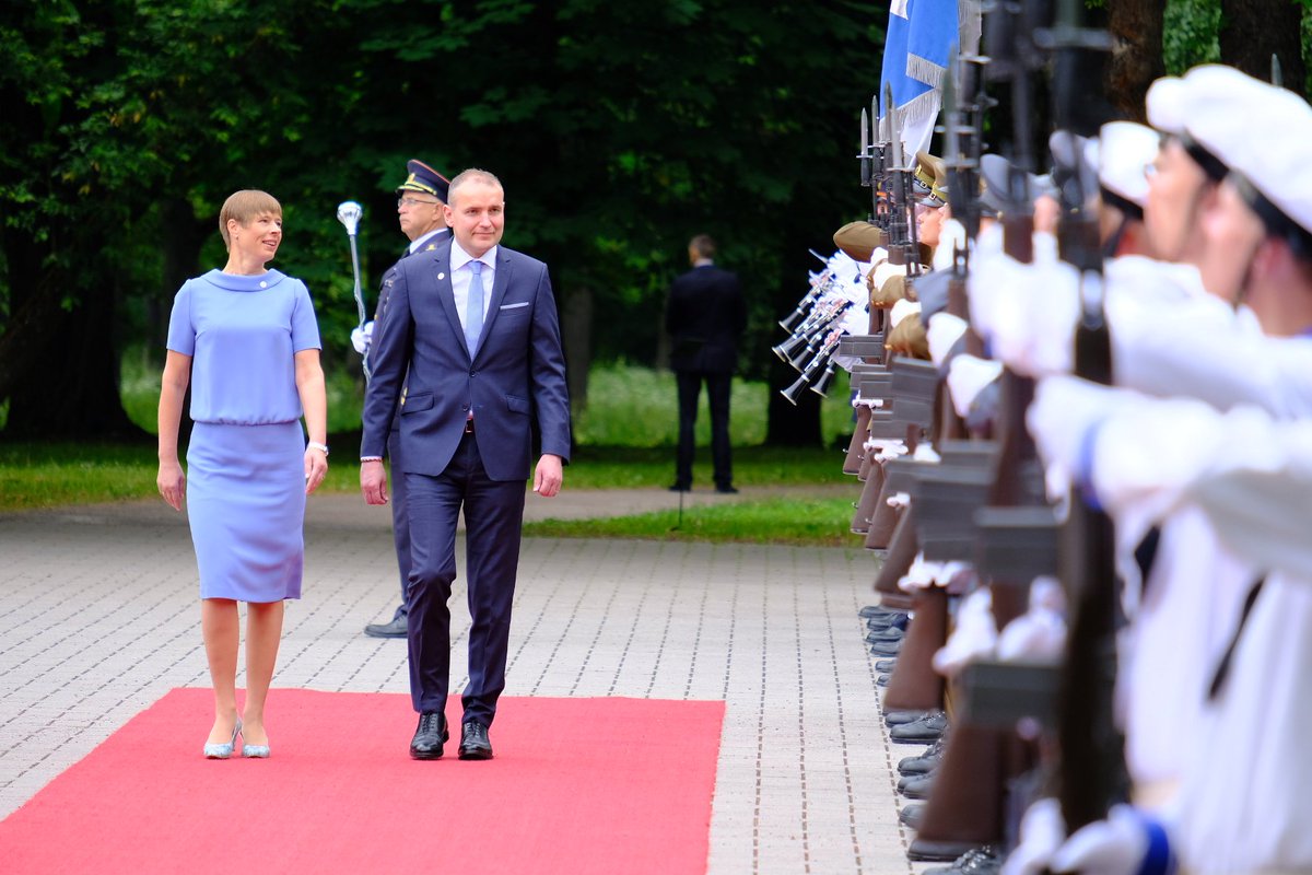 President of Estonia: Pleasure to greet @PresidentISL at Kadriorg this morning.   