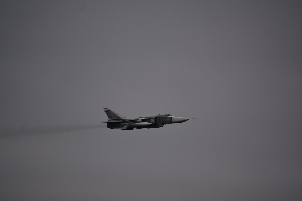 2 Russian SU-24 bombers fly low over @TheBelgianNavy ship Godetia in Baltic Sea with 'dirty wings' (bombs under wings). Godetia is command ship  