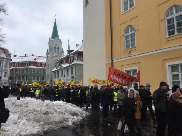 Yesterday, in Riga, Latvia, ~200 people, mostly ethnic Russia ns, took part in a protest march against the education reform and in support of the Russian-language school education     