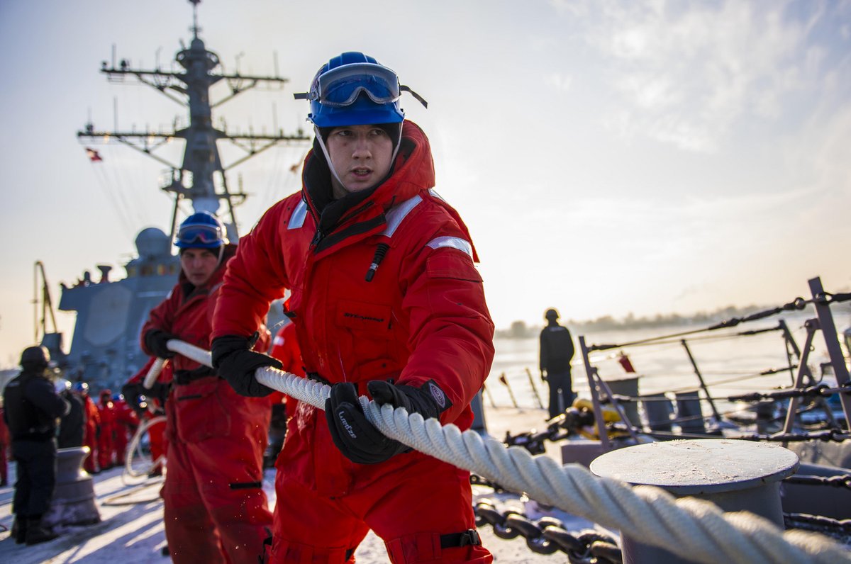 Images of @USNavy Arleigh Burke-class guided-missile destroyer USS Porter (DDG 78) departing Riga, Latvia   
