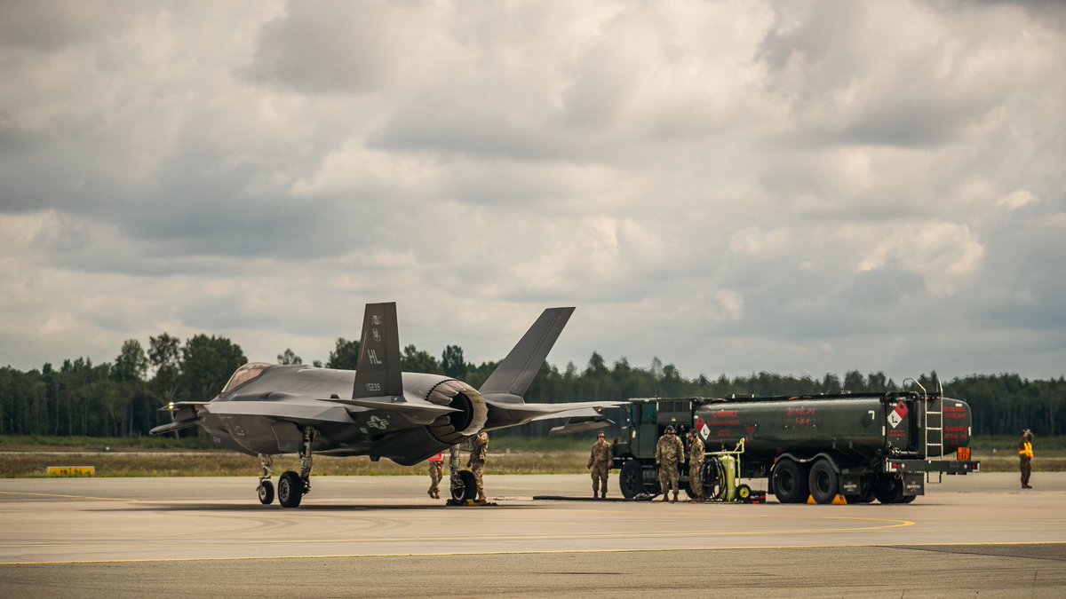 .@USAirForce F35A Lightning II fighter jets arrived at Lielvārde Air Base, Latvia, as part of Operation RapidForge, along with F-15E Strike Eagles and C-130J Super Hercules aircraft