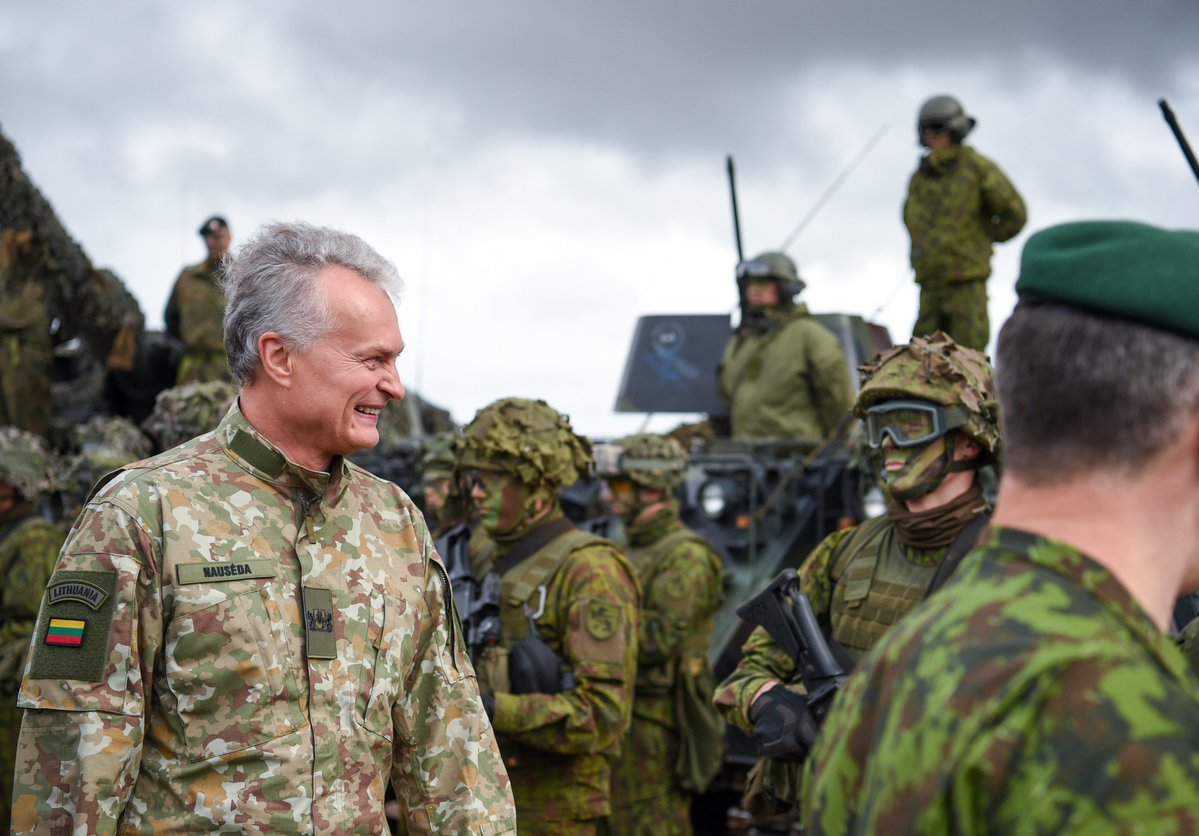Lithuanian President @GitanasNauseda today visited the 1,000-strong NATO eFP battalion in Rukla. Also, German Admiral Joachim Rühle inaugurated NATO's new logistics command in Ulm. If the troops in Rukla ever needed back-up, Ulm would enable the quick movement of reinforcements