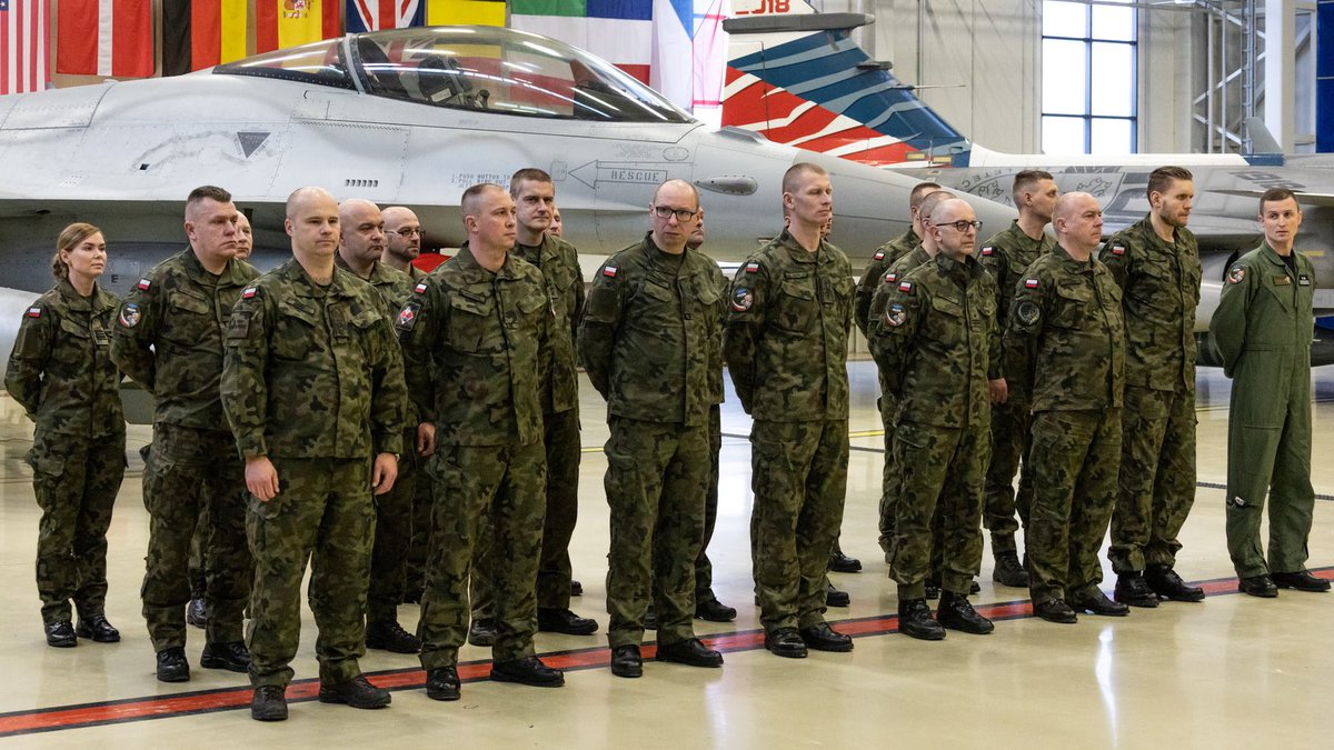 Today Polish Air Force took over from the Czech  colleagues #BalticAirPolicing mission in Ämari air base