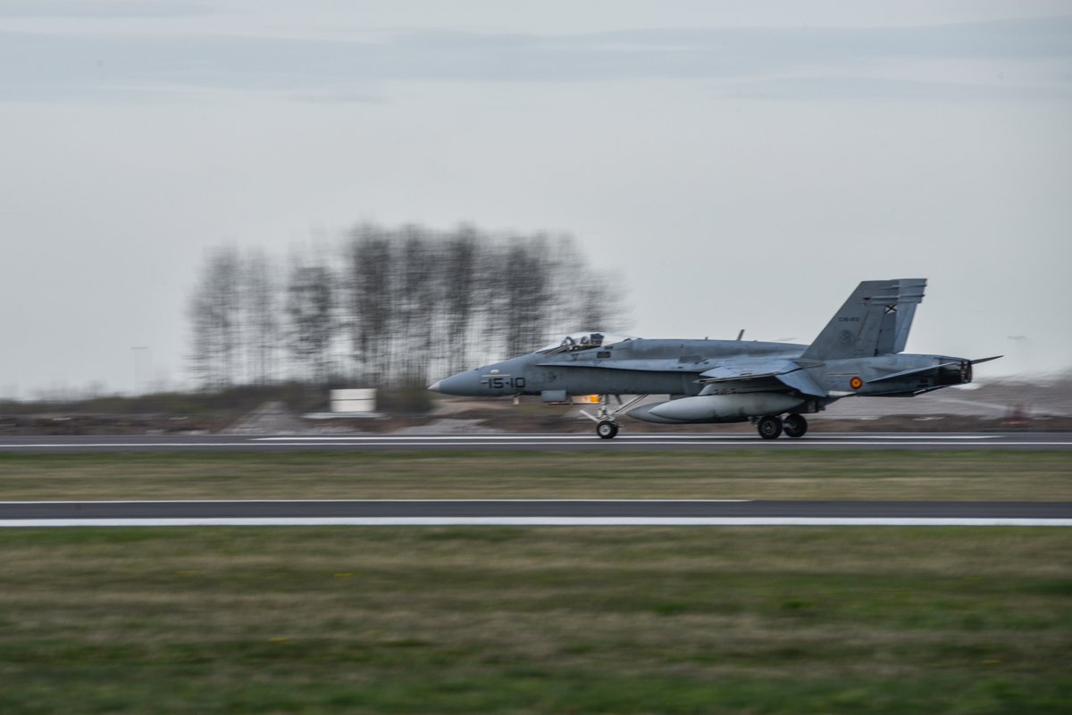 Spanish Air Force F-18 have landed yesterday on Lithuanian soil for #BalticAirPolicingMission 
