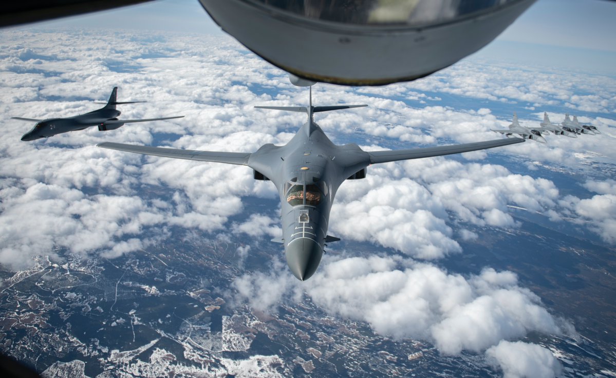 KC-135s from @RAFMildenhall enabled an historic first by supporting the first flight of a B-1B Lancer over Sweden earlier today.