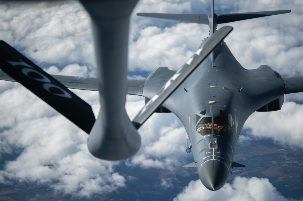 KC-135s from @RAFMildenhall enabled an historic first by supporting the first flight of a B-1B Lancer over Sweden earlier today.
