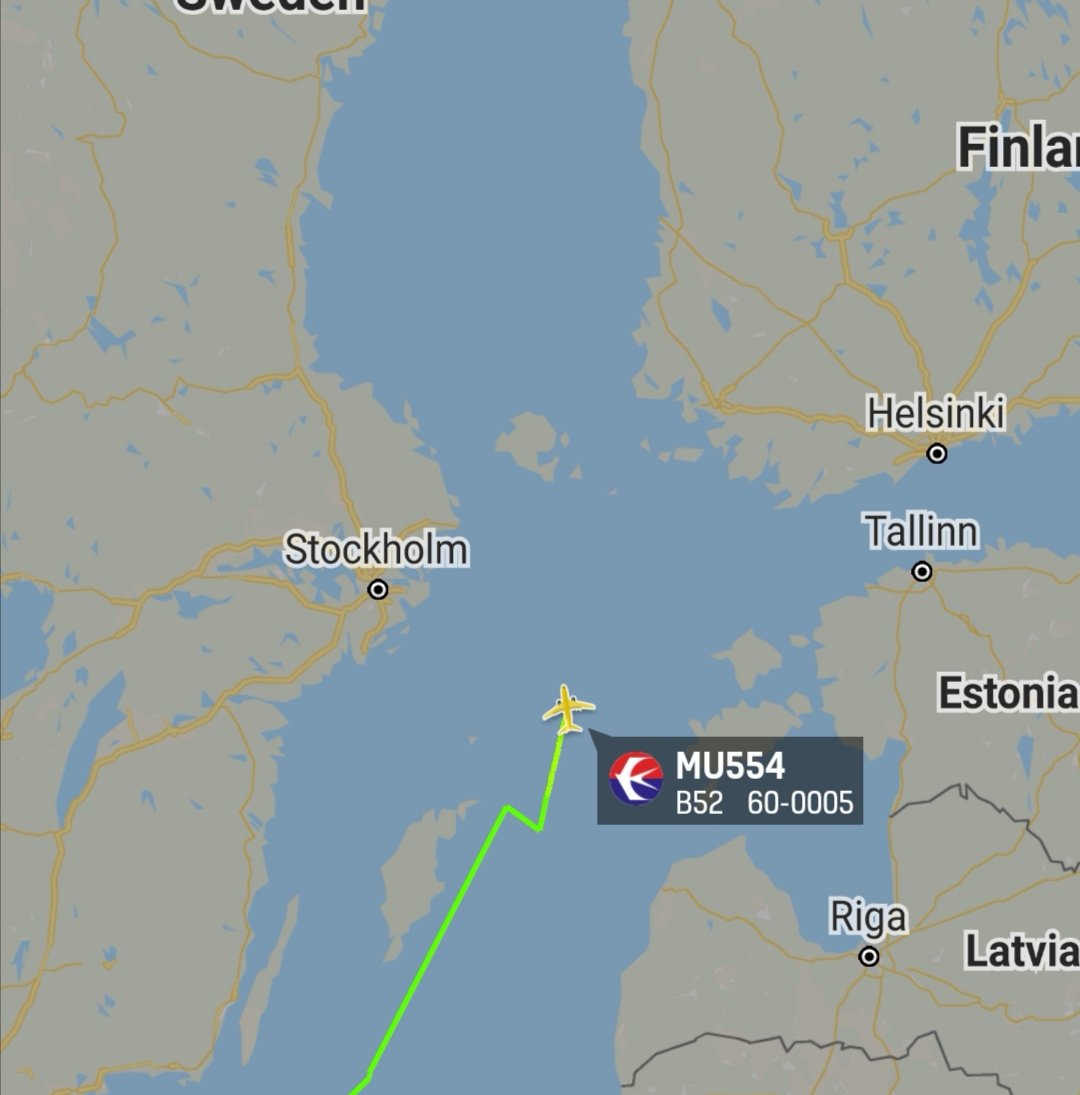 US B-52H CHRGR21/60-0005 continue its flight path over the Baltic Sea