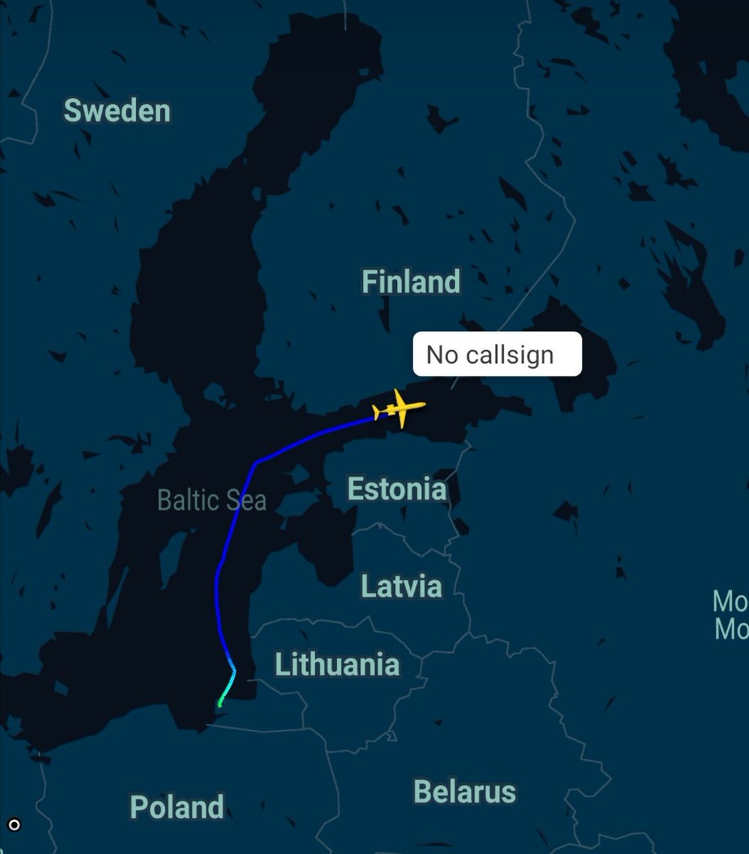 Russia's Navy Tupolev Tu-154M from Kaliningrad Chkalovsk, now over the Gulf of Finland.  Reg. RF-85856