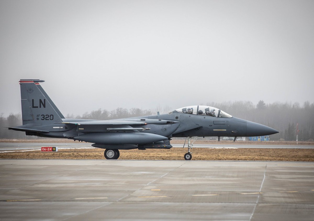 Eight U.S. Air Force F-15E and F-15C fighters with @48FighterWing and two KC-135 Stratotanker aircraft belonging to the 100th Air Refueling Wing, @RAFMildenhall, arrived at Ämari AB, Estonia to participate in the BalticTrident exercise, March 15, 2021. 