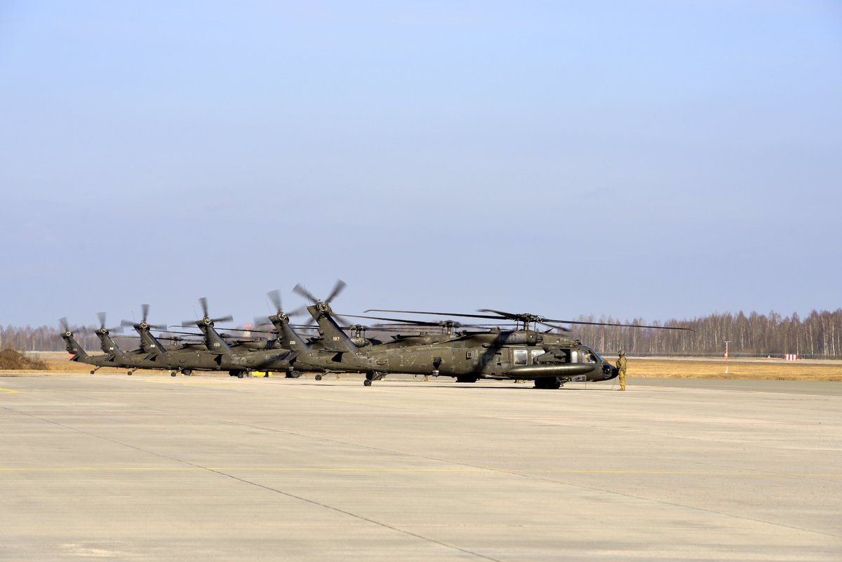 .@USArmy's UH-60 Black Hawk helicopters belonging to the 3-1 Assault Helicopter Battalion, 1st Combat Aviation Brigade, 1st Infantry Division @FightingFirst, arrived at Lielvārde AB, Latvia in support of Operation AtlanticResolve, March 26, 2021. Photo by CPL Zanda Bergmane