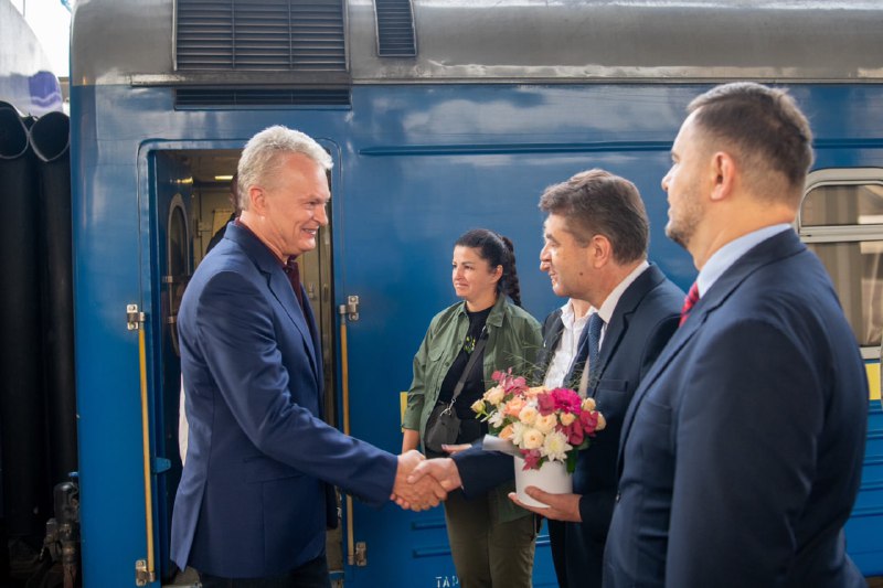 President of Lithuania Gitanas Nauseda, Prime Minister of Latvia Evika Silinia and head of the Senate of the Czech Republic Miloš Vystrchyl came to Ukraine. The Summit of the Crimean Platform will be held in Kyiv today.