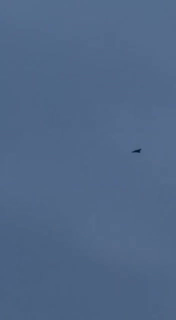 An Emergency Alert has been declared this morning throughout the Lithuanian capital of Vilnius, after an unknown drone, believed to likely be Russian, crossed into the country from Belarus and was spotted earlier over the city, with a mass search for the drone currently underway by the Lithuanian Police Force and Armed Forces. Residents are asked to report any further sighting or possible landing sites to authorities in Vilnius
