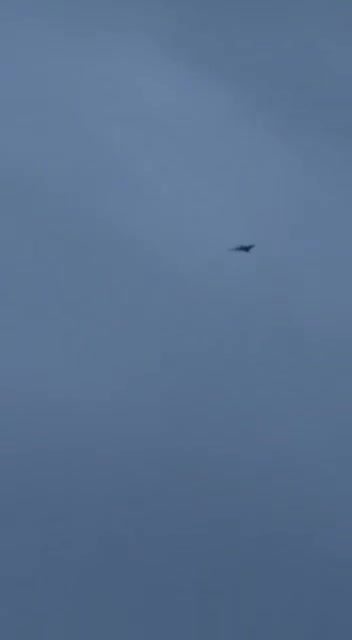 An Emergency Alert has been declared this morning throughout the Lithuanian capital of Vilnius, after an unknown drone, believed to likely be Russian, crossed into the country from Belarus and was spotted earlier over the city, with a mass search for the drone currently underway by the Lithuanian Police Force and Armed Forces. Residents are asked to report any further sighting or possible landing sites to authorities in Vilnius