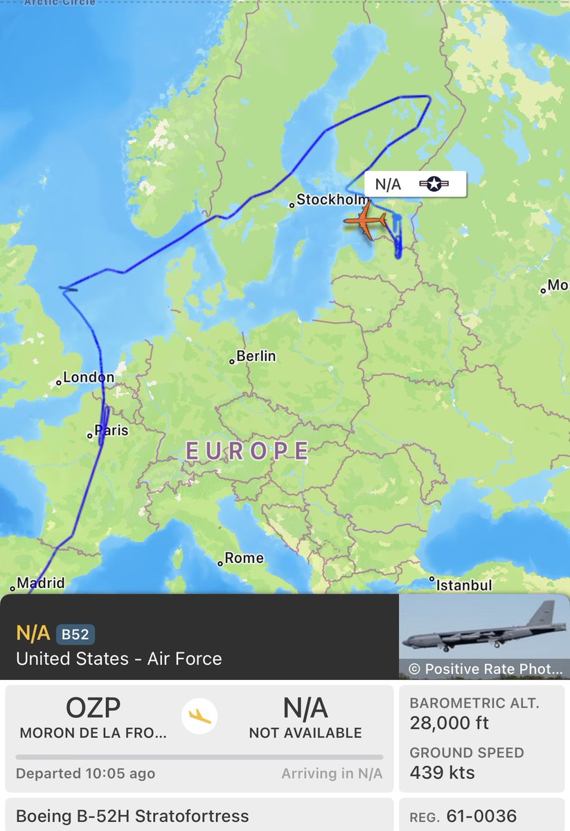 Tras despegar esta mañana de la base aérea de Morón, España, un bombardero estratégico de largo alcance B-52H Stratofortress de la Fuerza Aérea de los Estados Unidos, asignado al 96º Escuadrón de Bombardeo, 2ª Ala de Bombardeo, se encuentra actualmente en misión sobre Estonia, volando en algunos puntos a menos de cuarenta millas de la frontera de la OTAN con Rusia, tras haber pasado anteriormente sobre Suecia y Finlandia.